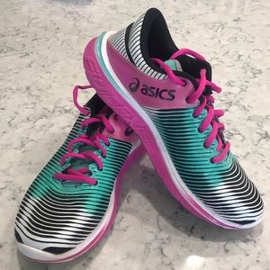 Asics Fluid Axis running shoes, sz 6.5